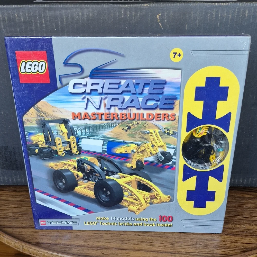 LEGO Create N' Race Masterbuilders Set - Blue and Yellow.New Ages 7+ Dated 2000.